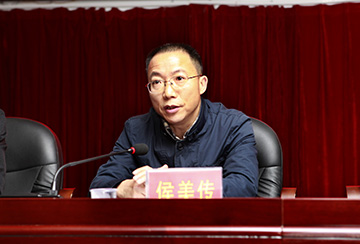 丹寨县委书记侯美传致辞