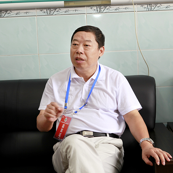 2017医疗卫生援黔专家黄东锋到我院指导