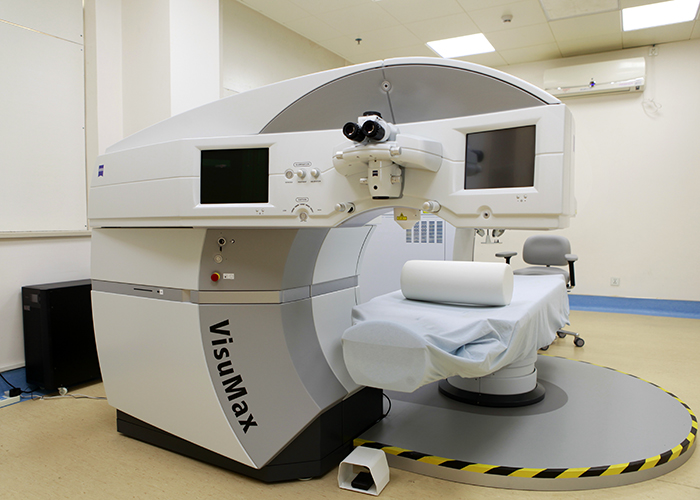 贵医大二院引进"全飞秒"激光近视手术设备——开创本地区近视屈光手术