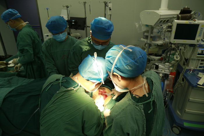 贵医大二院甲状腺乳腺外科开展乳腺癌改良根治假体一期乳房重建术